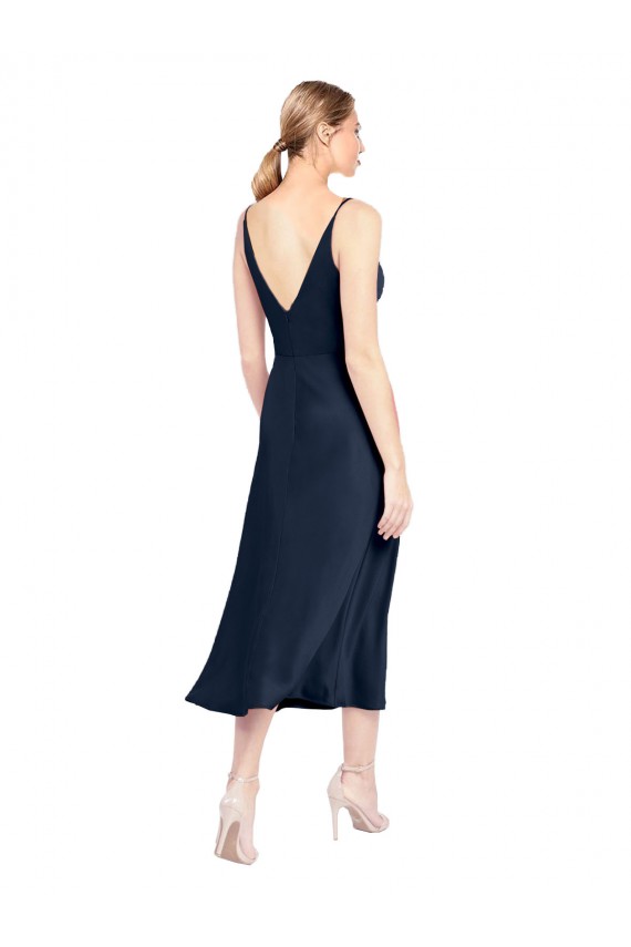 Azul marina oscuro línea A Cuello en V Midi Satén elástico Corto Formales Vestidos de dama de honor / Vestidos de fiesta / Vestidos de cóctel Outlet