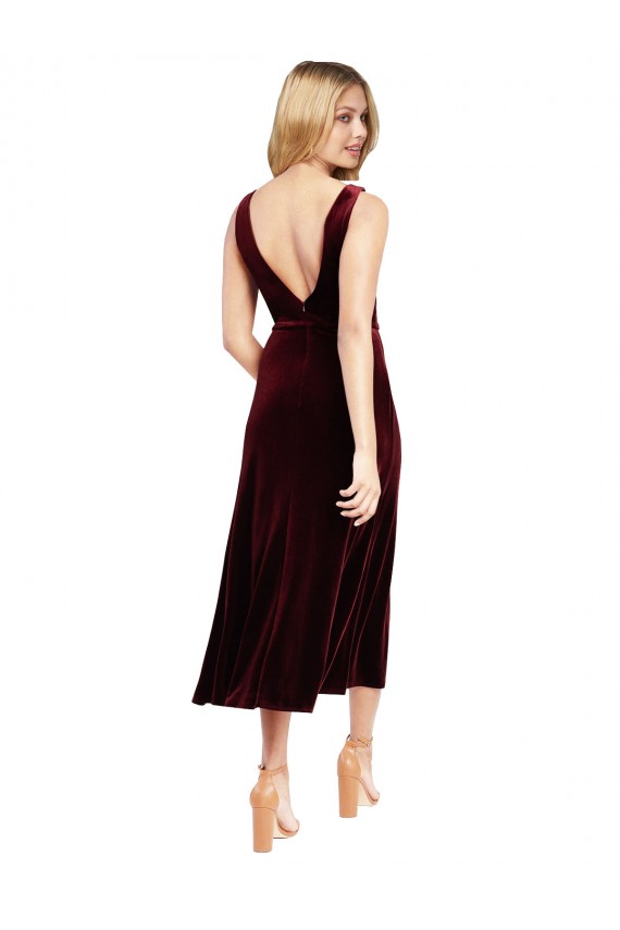 Borgoña línea A Cuello en V Midi Terciopelo Elástico Corto Vestidos de dama de honor / Vestidos de fiesta / Vestidos de cóctel Outlet